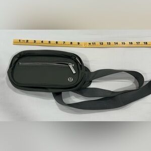 Lululemon Everywhere Belt Bag Hunter Green Fanny Pack Crossbody Bag